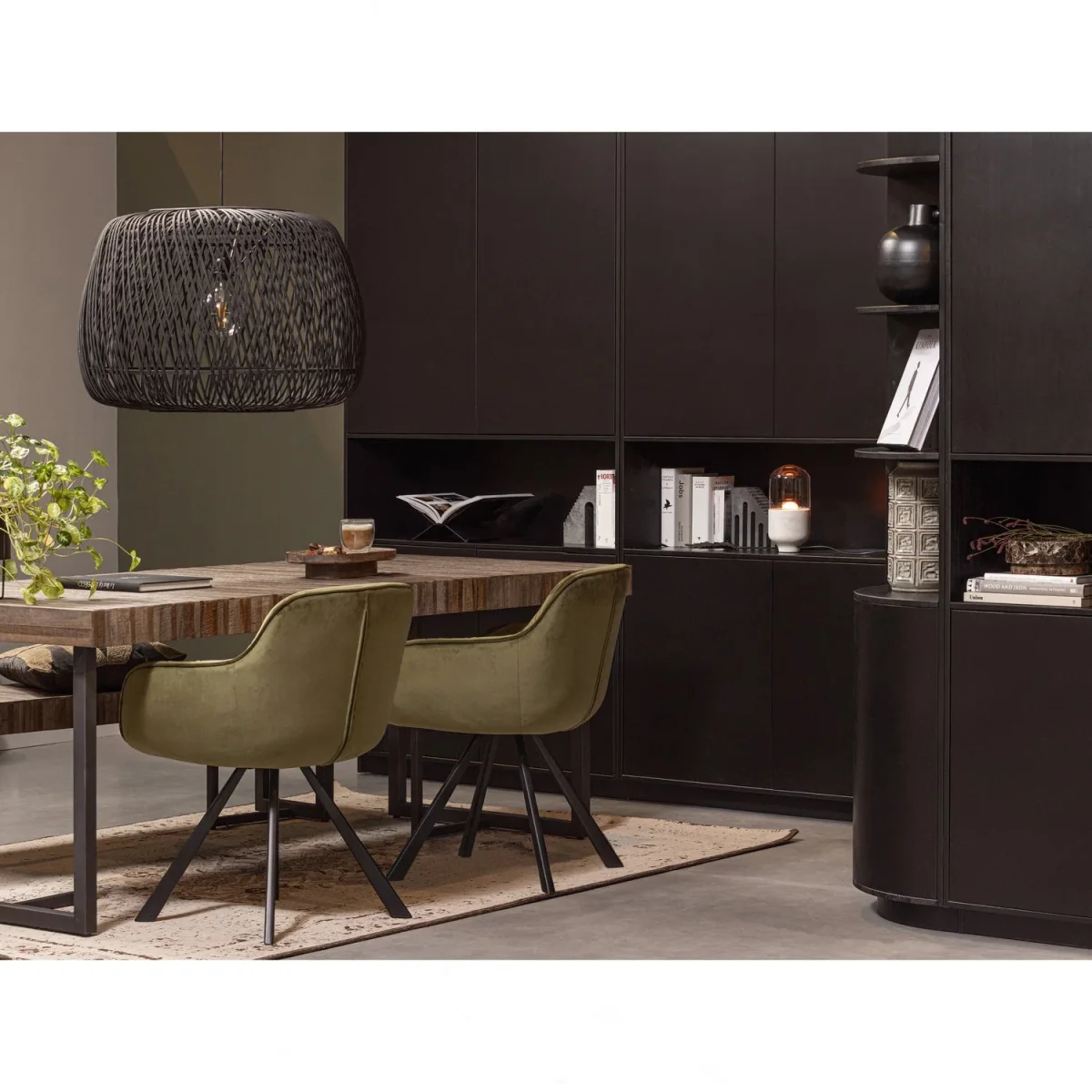 WOOOD - Finca Opbevaringsskab 110 cm Fyr Dyb Sort FSC - 210x110x40 cm - Billede 4