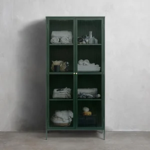 Bronco vitrineskab, grøn metal, guldfarvet greb,190x58x40cm